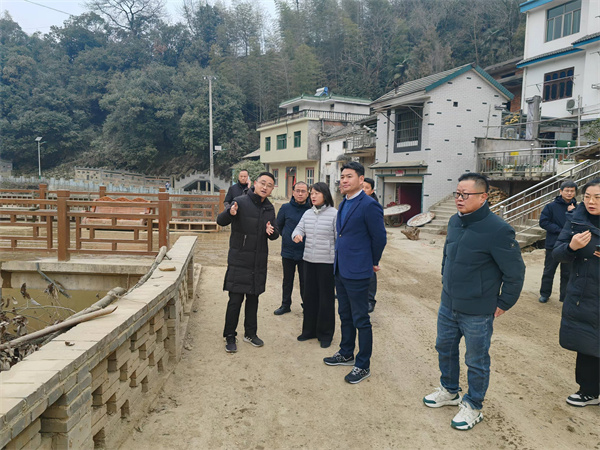 1月7日，江卓琪副市長(cháng)帶隊督查賢源河災后治理事宜。.jpg