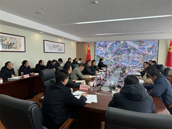 2月8日，縣委主要負責同志調研富豐新城片區項目建設并召開(kāi)征遷工作座談會(huì )（縣委書(shū)記汪凱，縣人大常委會(huì )副主任、縣委辦主任江勇民 ，縣政協(xié)副主席、縣發(fā)改委主任張冬春，縣科商工信局局長(cháng)汪璟峰，縣人社局局長(cháng)朱曉明 ）.jpg