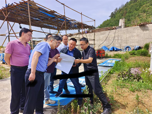 5月7日，洪董，余總陪同王小東副縣長(cháng)一行調研湖田山景區項目.jpg