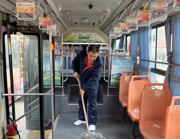 1698287850160561.jpg 23.10.26古城公交好司機.jpg