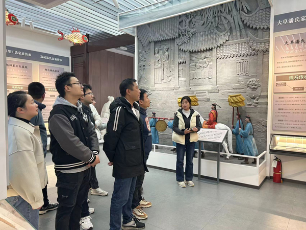 質(zhì)檢參觀(guān)家風(fēng)家訓館.jpg